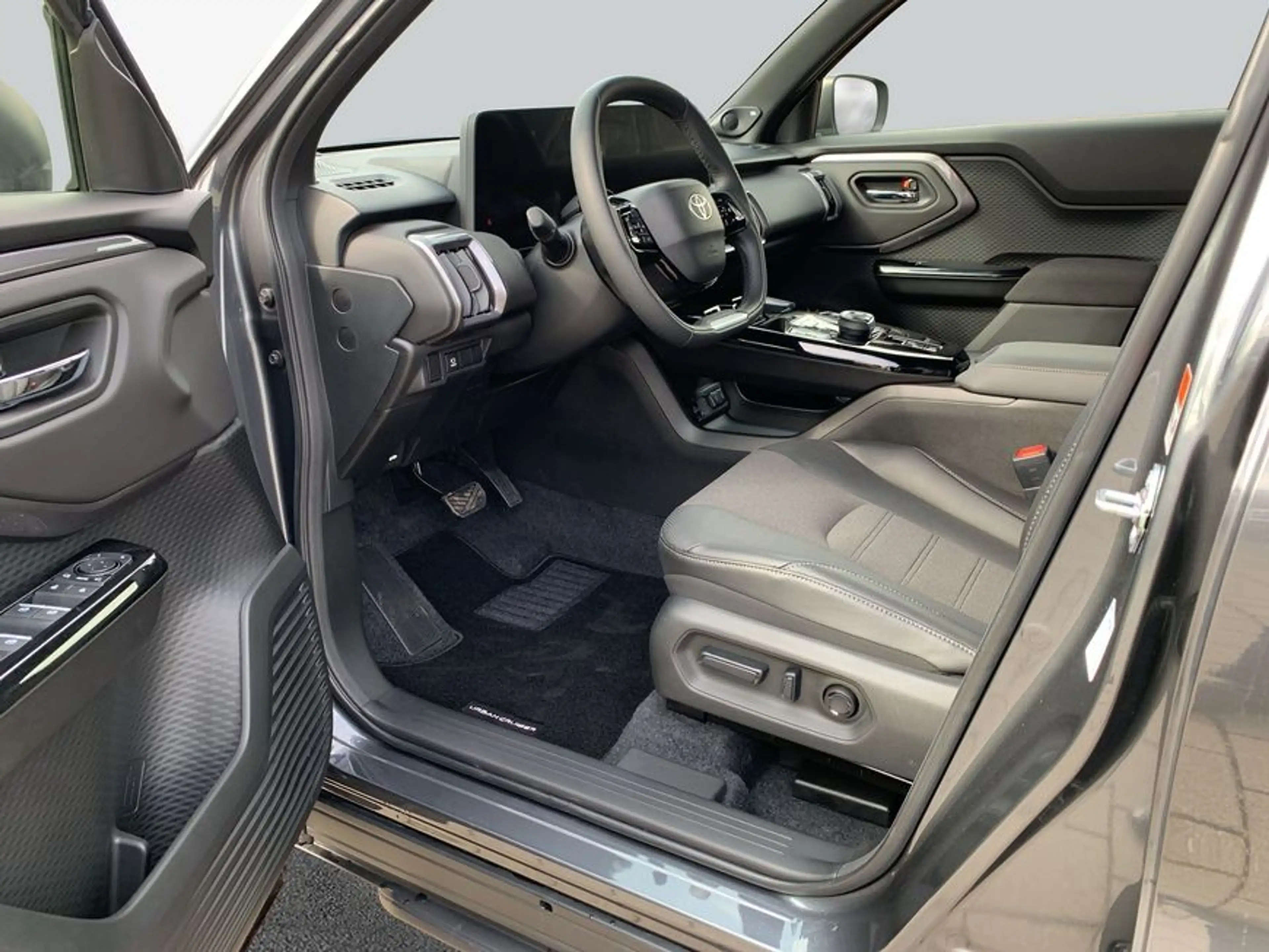Toyota Urban Cruiser 61kWh Lounge 128 kW, 5-türig (Strom) — photo 11