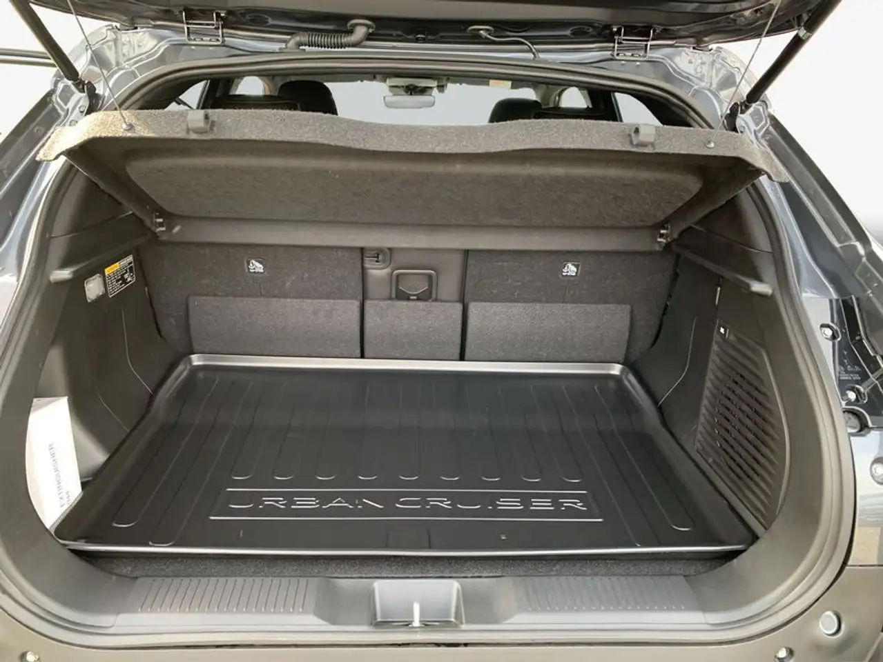 Toyota Urban Cruiser 61kWh Lounge 128 kW, 5-türig (Strom) 9