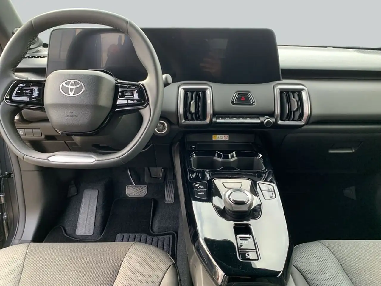 Toyota Urban Cruiser 61kWh Lounge 128 kW, 5-türig (Strom) 14