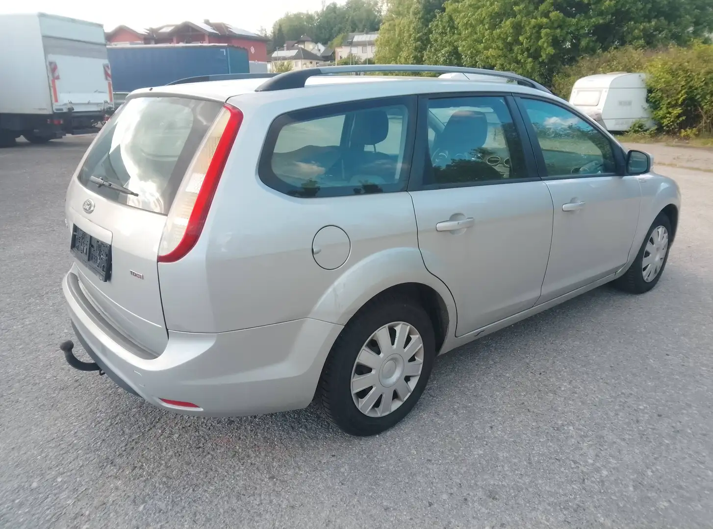 Ford Focus Focus Traveller Trend 1,6 TDCi DPF Trend Grau - 1
