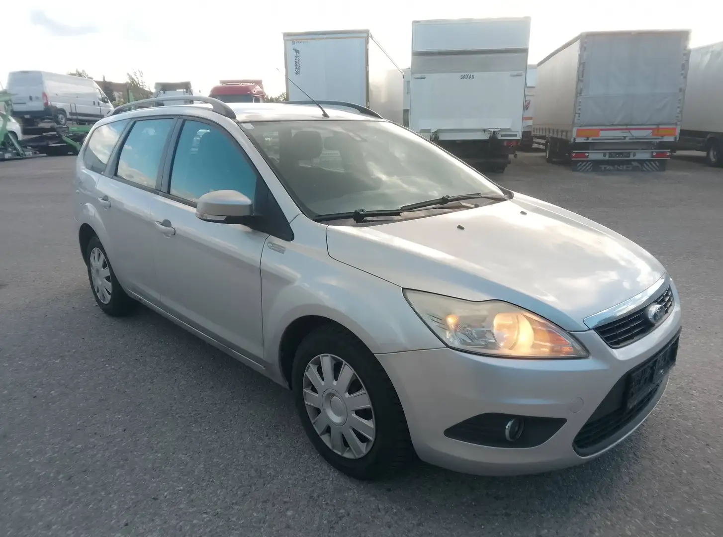 Ford Focus Focus Traveller Trend 1,6 TDCi DPF Trend Grau - 2