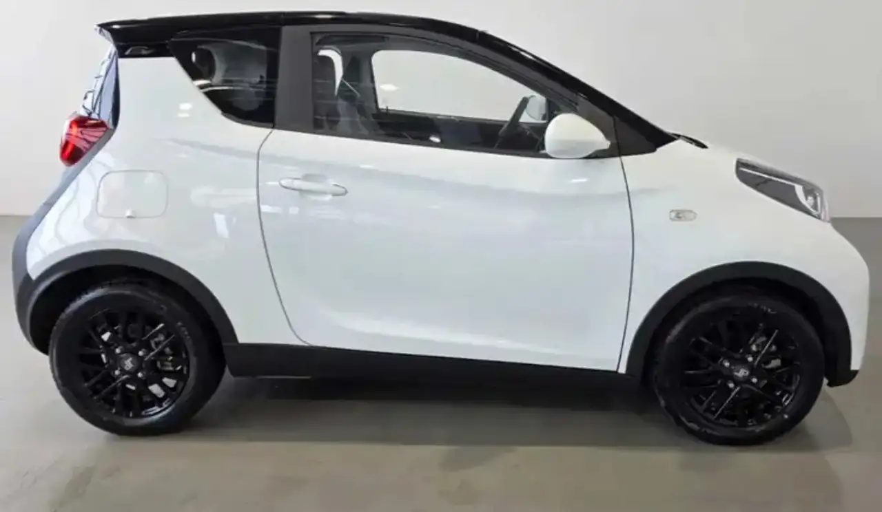 DR Automobiles DR1.0 2024