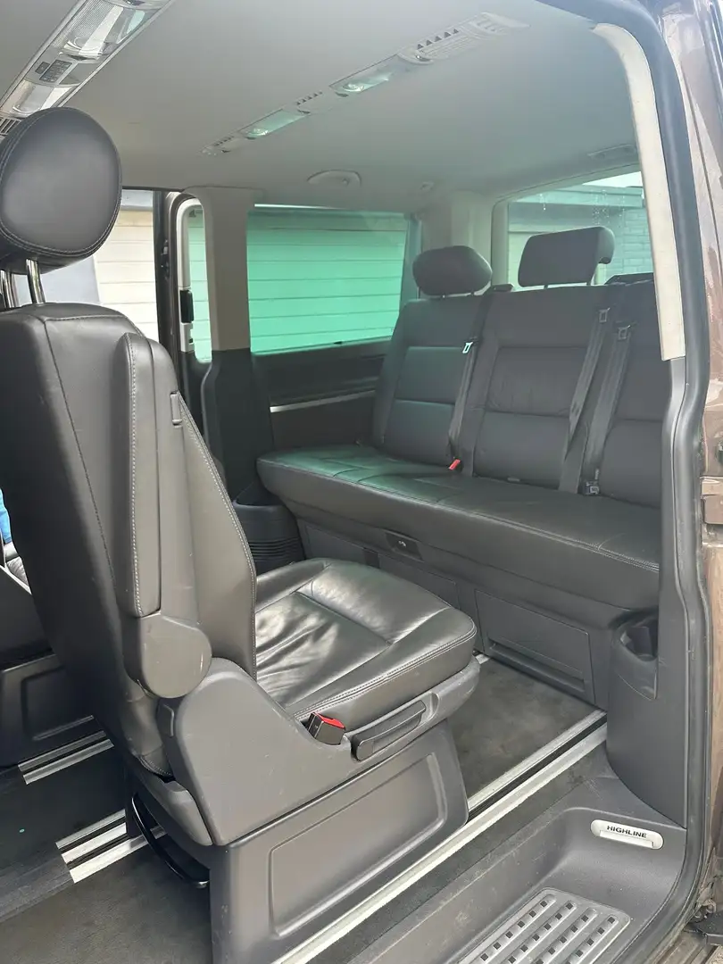 Volkswagen T5 Multivan 2.0 BiTDI Highline DSG – 7-Zitter - 2