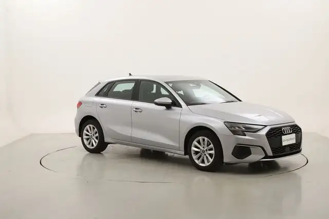 Audi A3 view 7