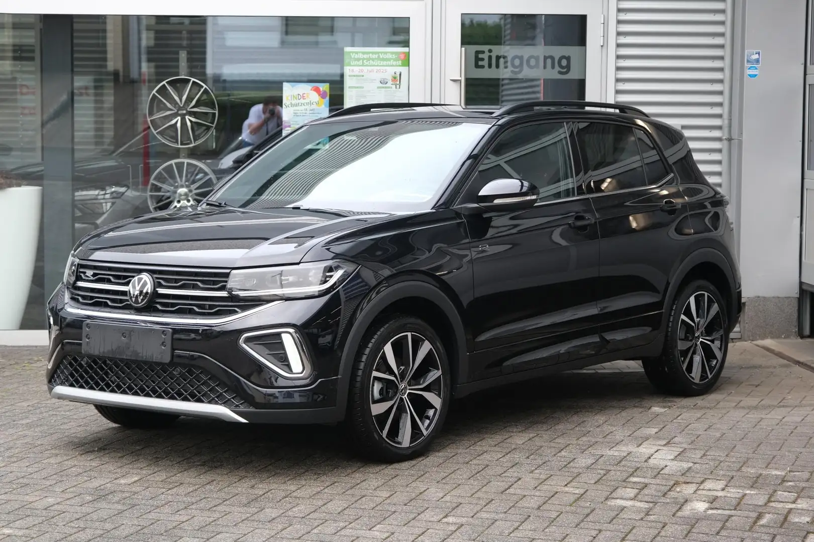Volkswagen T-Cross 1.5 TSI DSG R-Line AHK Navi Matrix Side-Assist ... Schwarz - 1