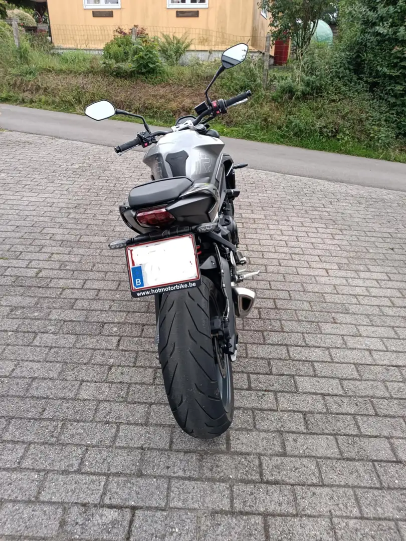Triumph Street Triple 765 R Grijs - 2