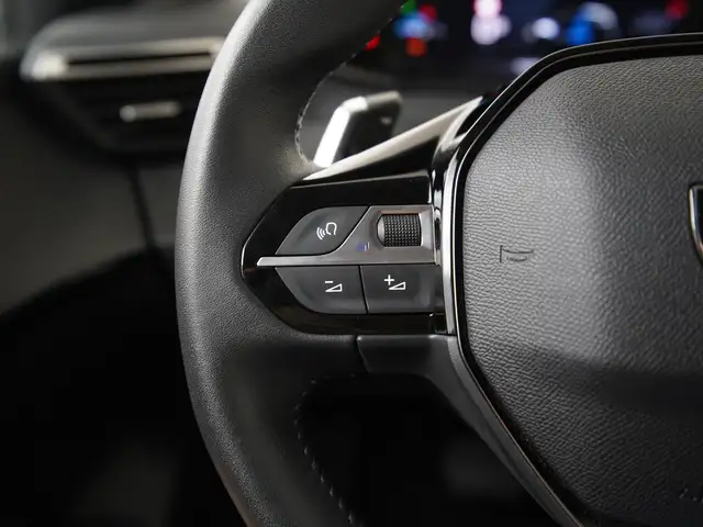 Peugeot 208 view 7