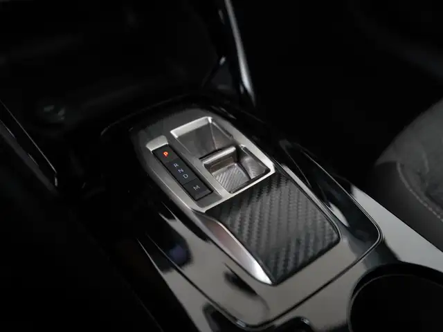 Peugeot 208 view 10