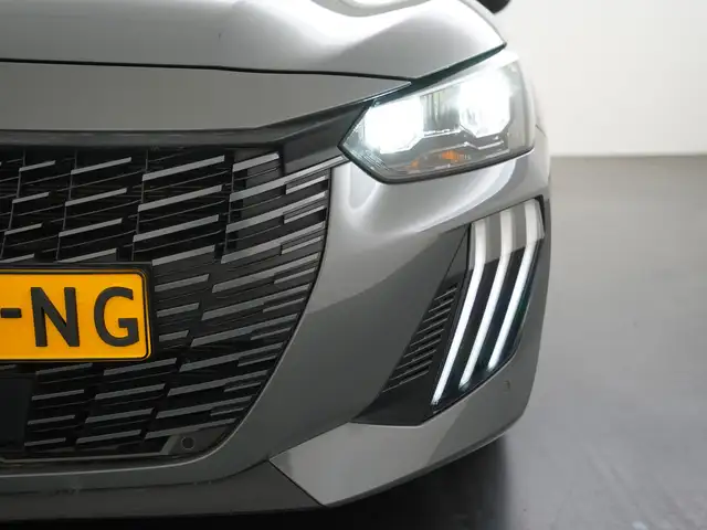 Peugeot 208 view 22
