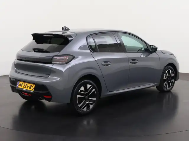 Peugeot 208 view 4