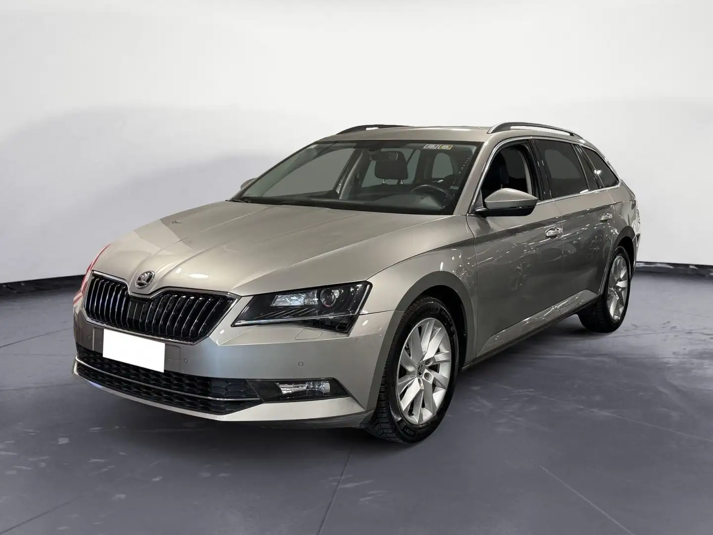 Skoda Superb 2.0 TDI DSG Wagon Ambition - 1