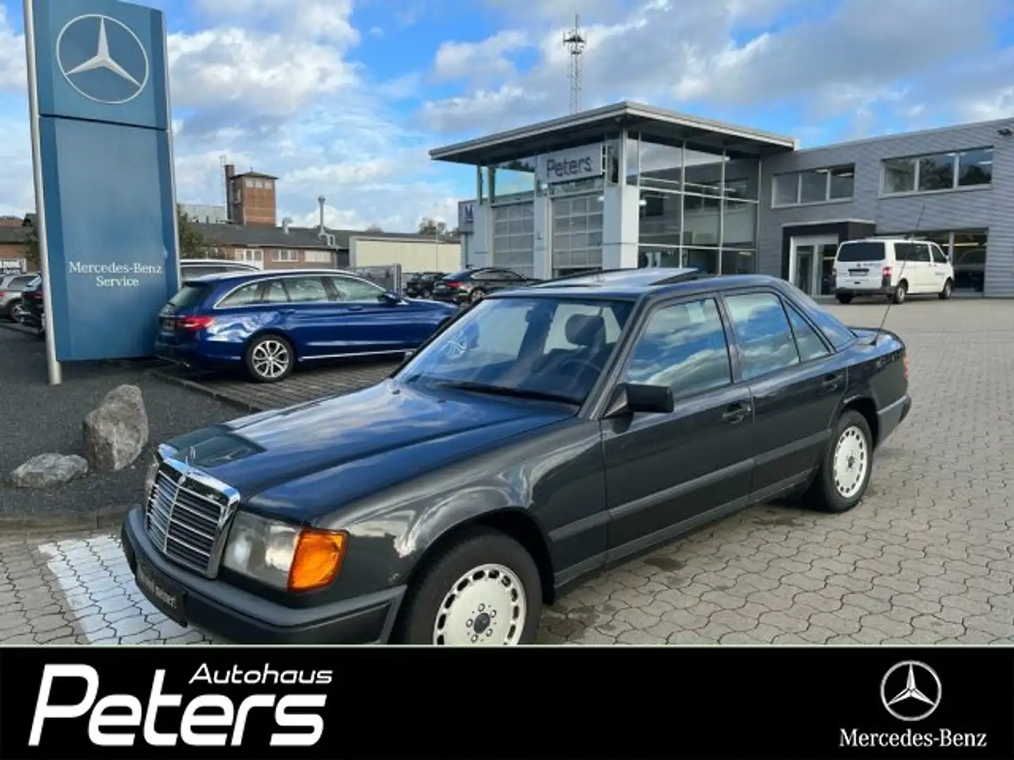 Mercedes-Benz 260 260 E Automatik Servo/SHD/ZV/AHK/HU 08.2024 Schwarz - 2