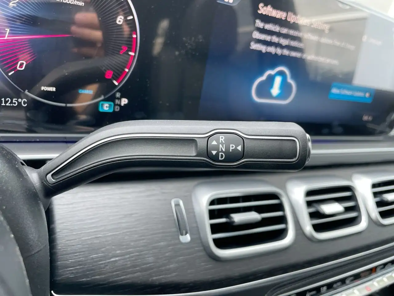 Mercedes-Benz GLE снимка Mercedes-Benz GLE