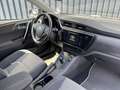 Toyota Auris 1.8 Hybrid Bi tone | Navigatie | Originele velgen+ Rood - thumbnail 3