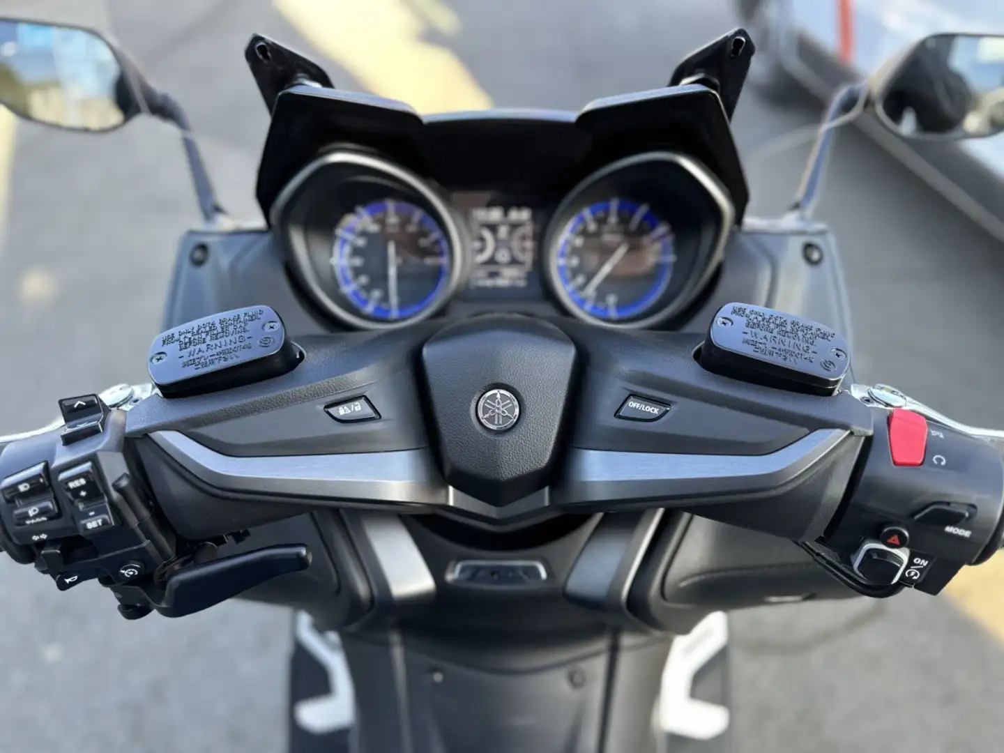 Yamaha TMAX 560 TECH Grijs - 2