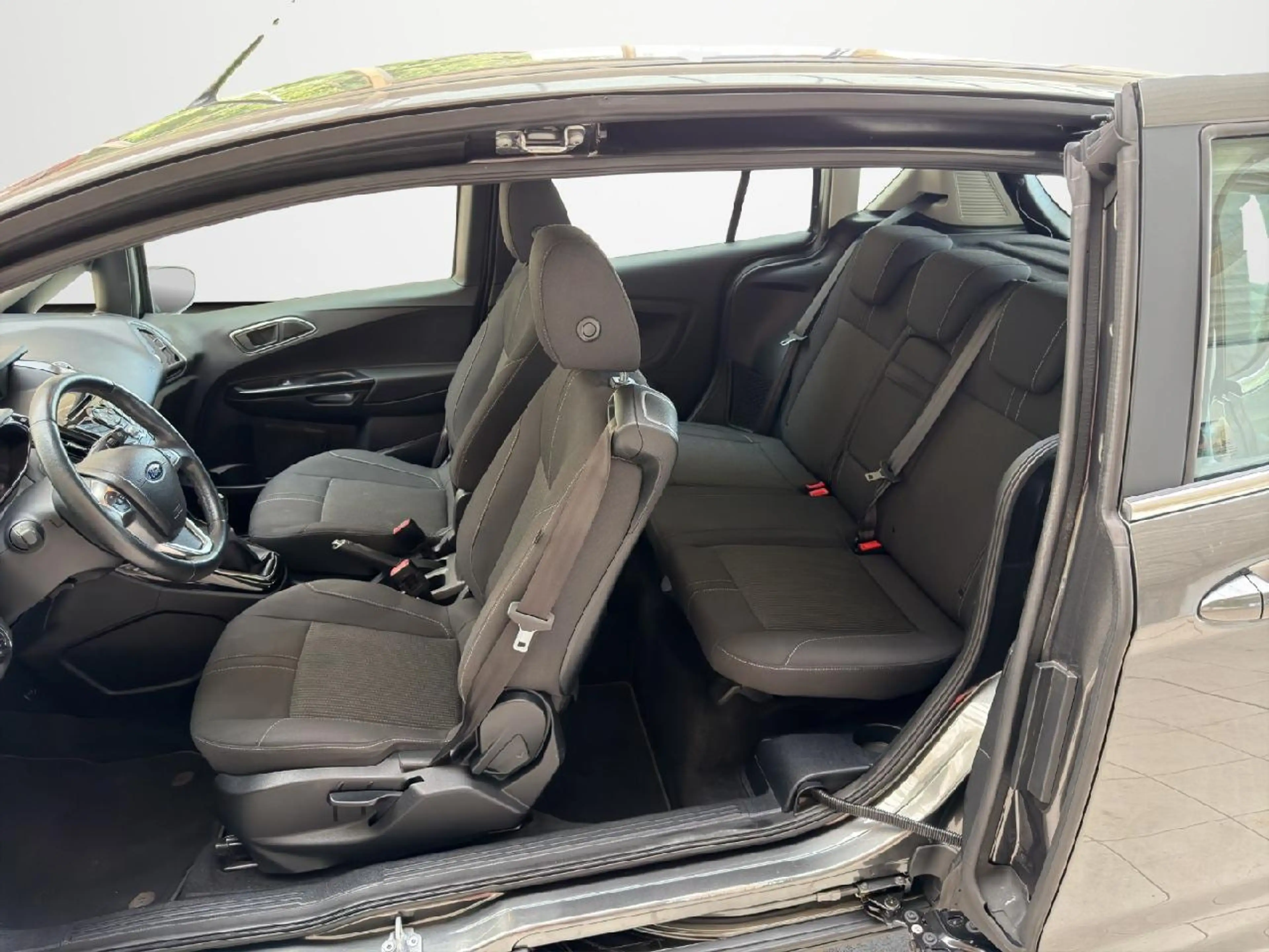 Ford B-Max Titanium — photo 13