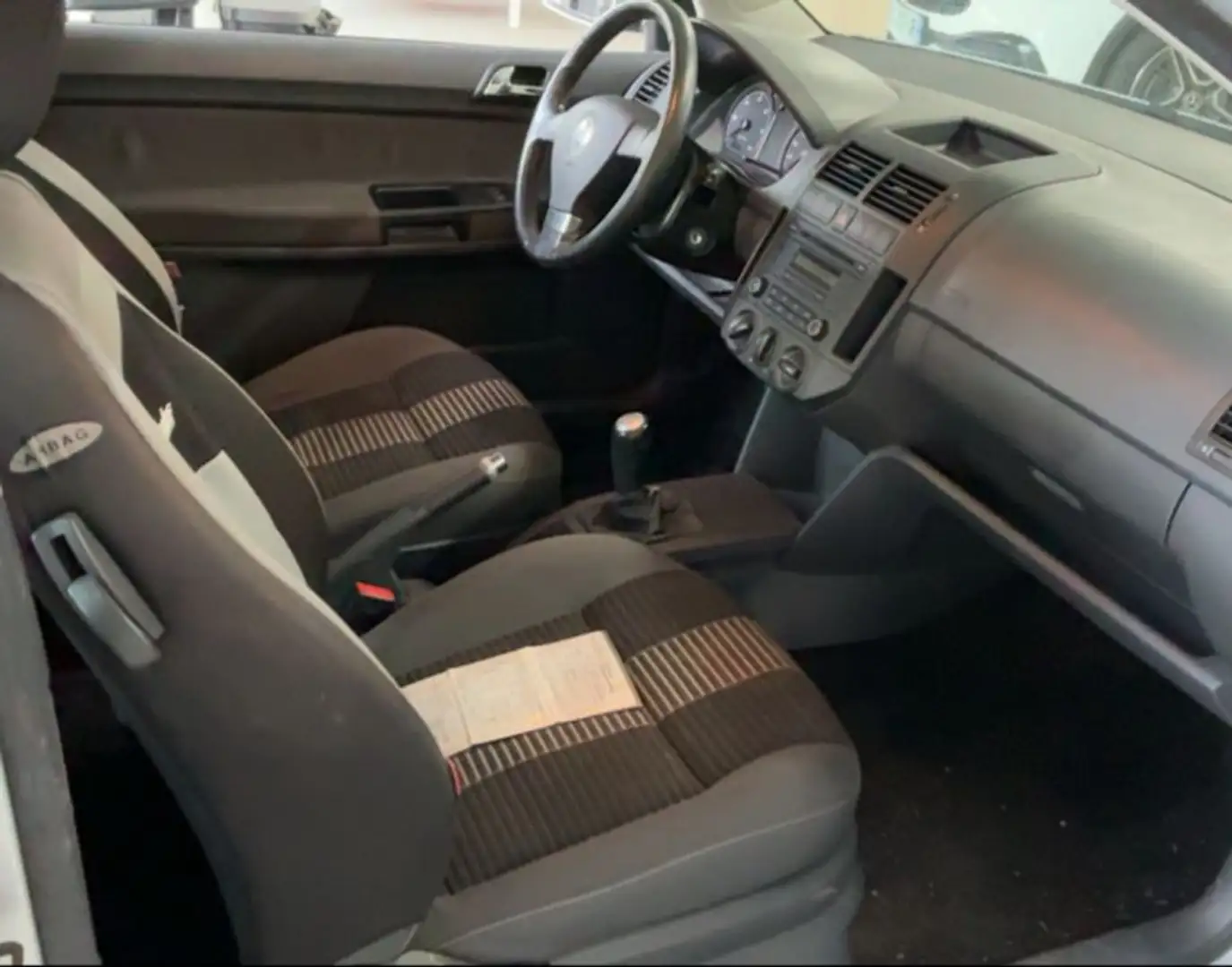 Volkswagen Polo 1.4 TDI 80CH UNITED 5P Gris - 2