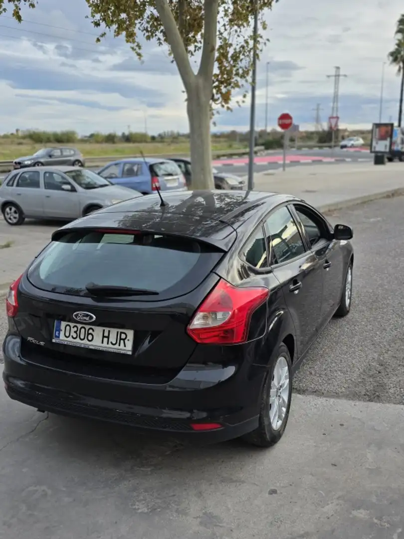 Ford Focus 1.0 Ecoboost Auto-S&S Trend Negro - 2
