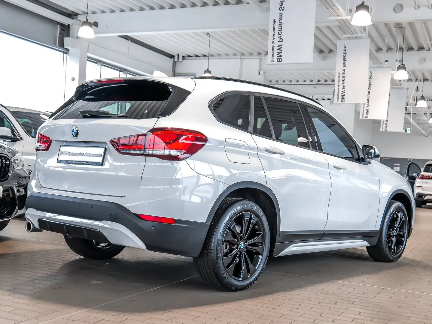 BMW X1 sDrive18i Aut. Sport Line Kamera Anhängk. LED Bianco - 2