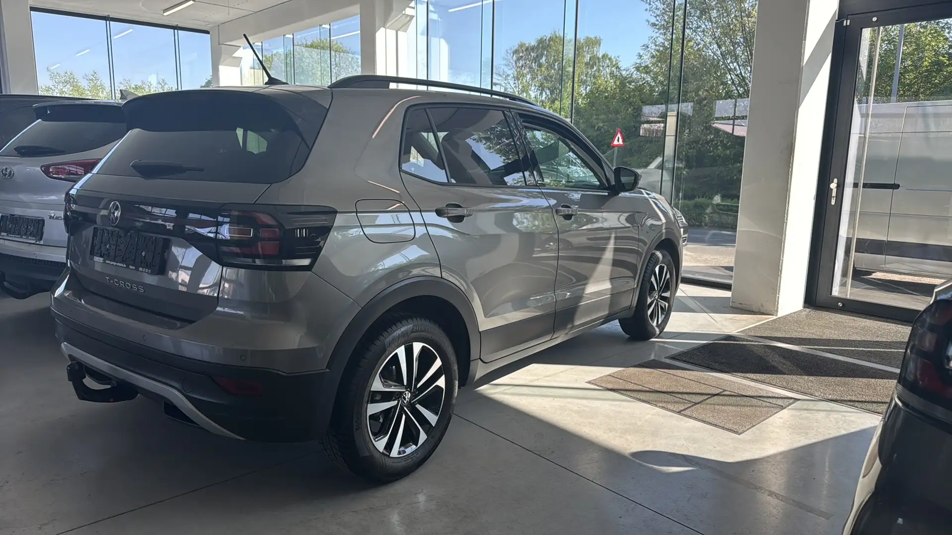 Volkswagen T-Cross 1.0 TSI Grijs - 2
