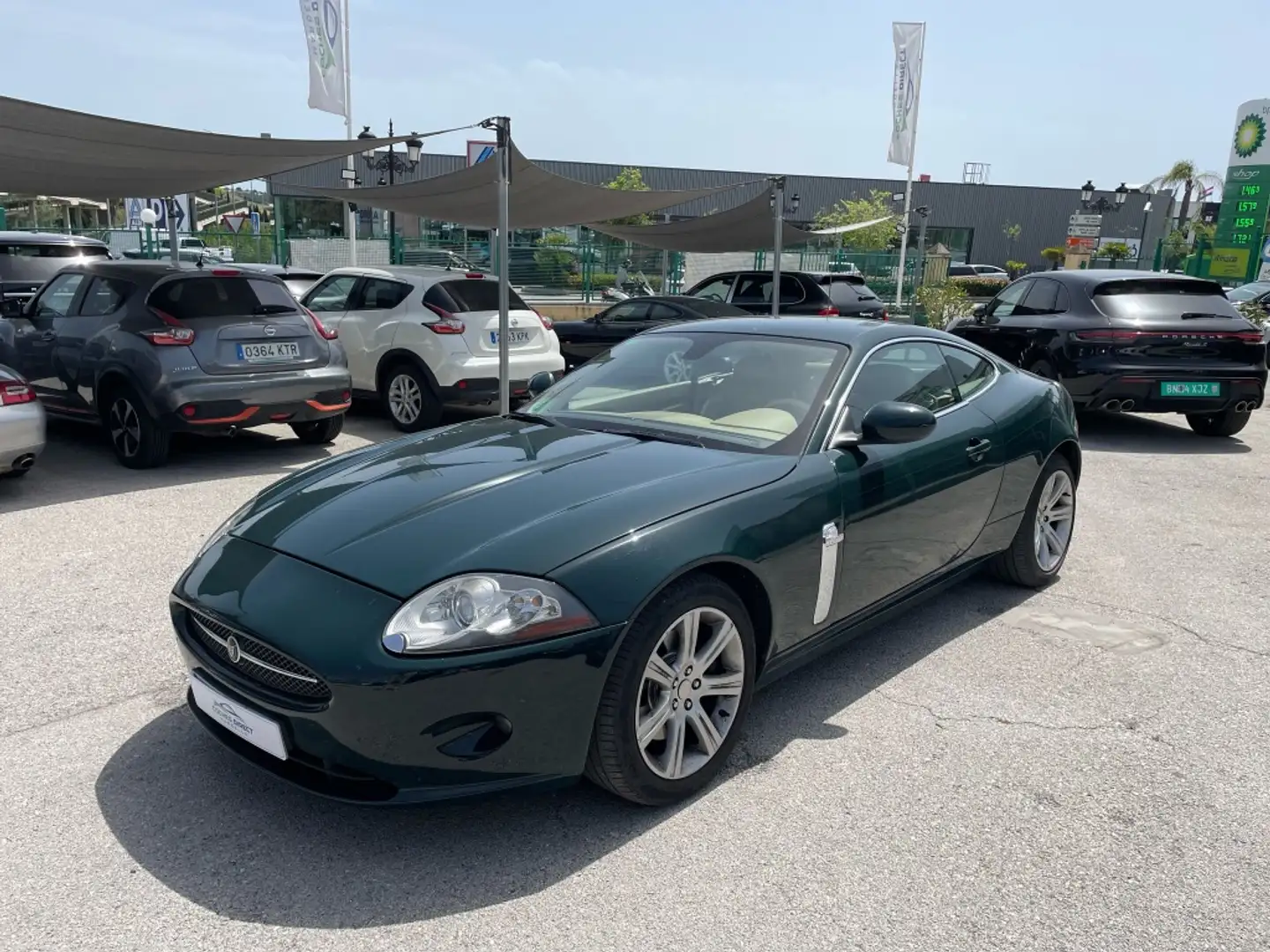 Jaguar XK Coupé 4.2L V8 Aut. Vert - 1