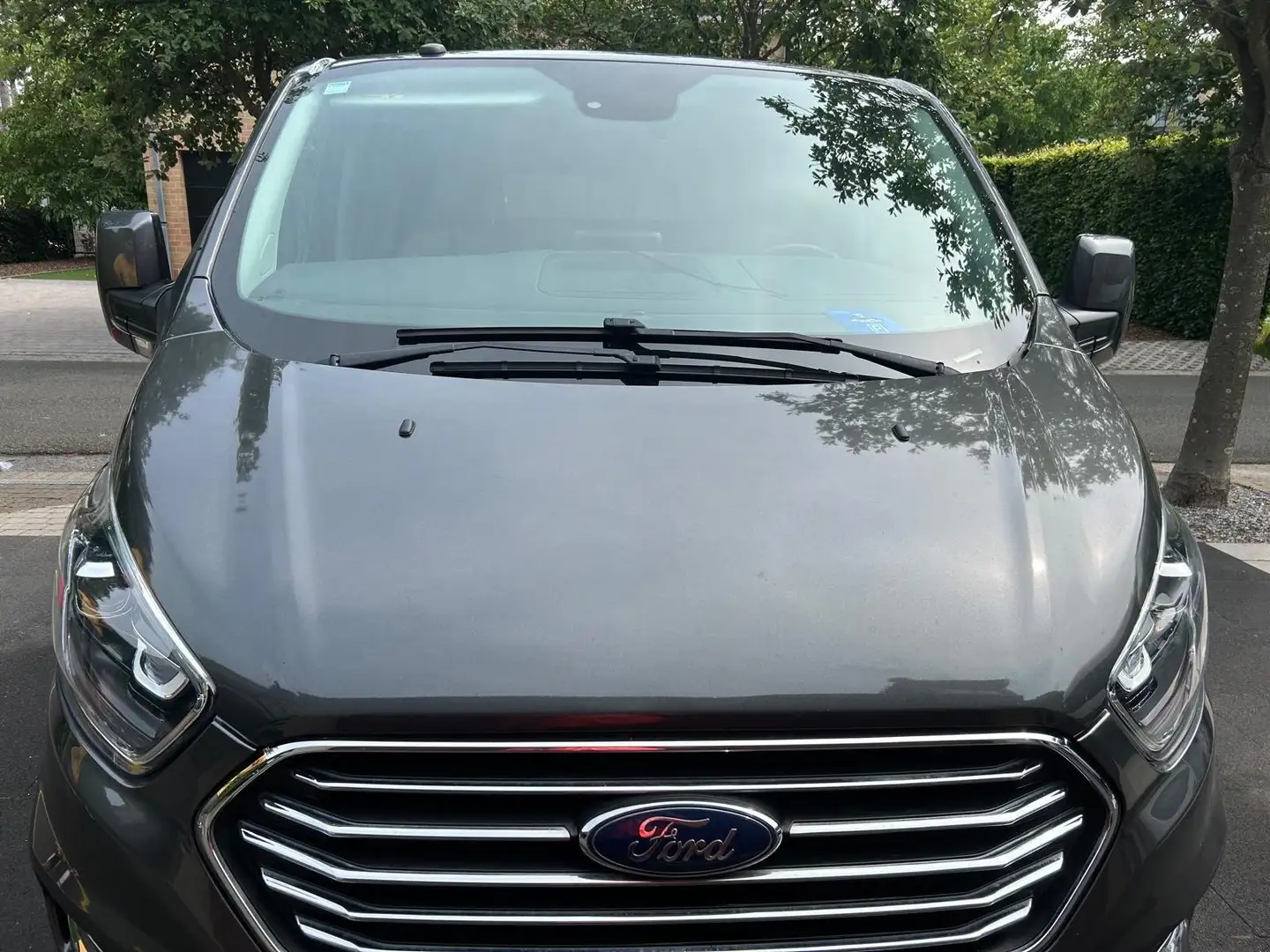Ford Tourneo Custom Tourneo Custom 320 L2H1 VA Autm. Trend Grijs - 2