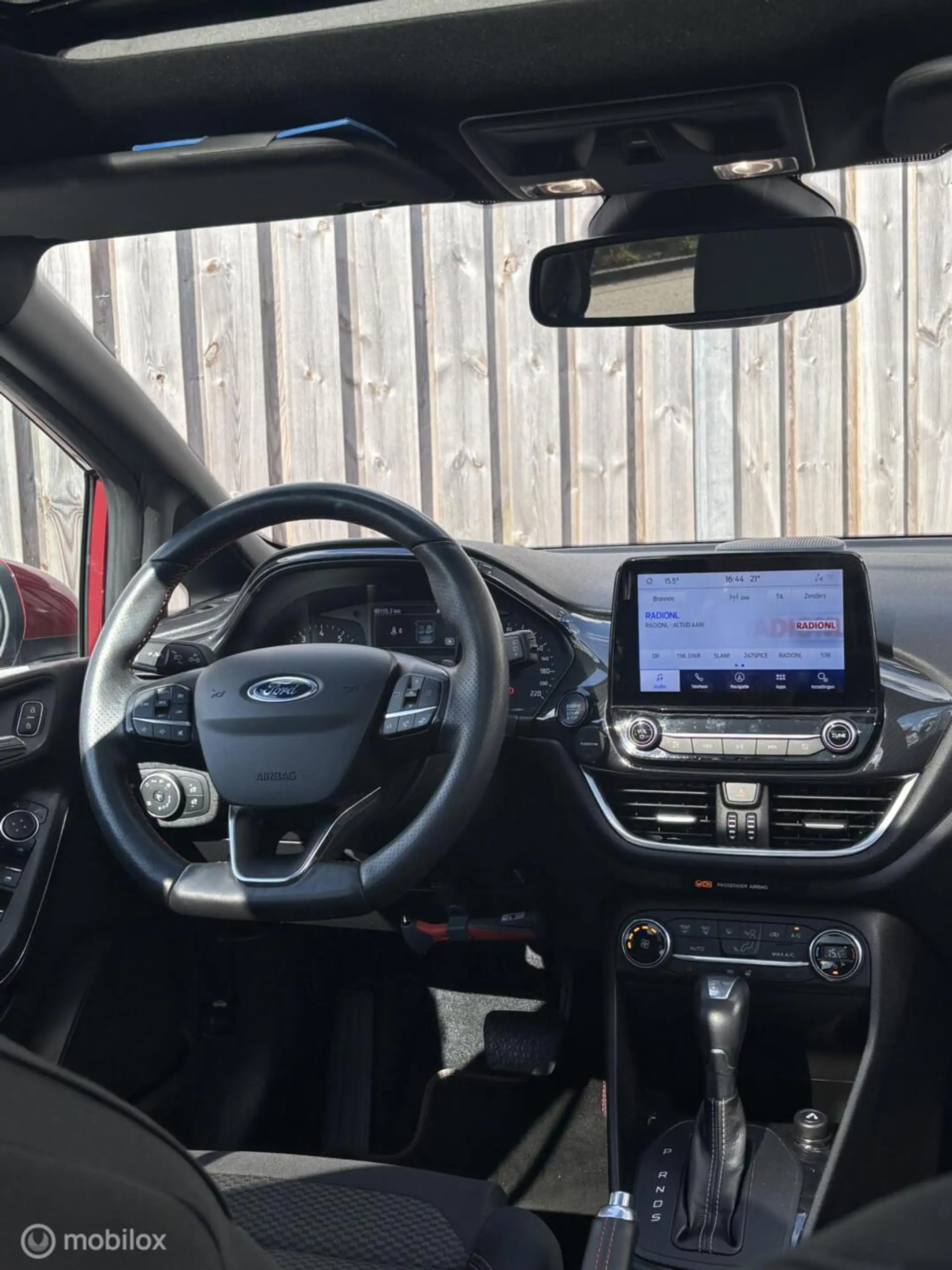 Ford Fiesta 1.0 EcoBoost Vignale/PANO/STOEL/STUURVERW/AIRCO — photo 2