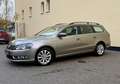 Volkswagen Passat Variant AUTOM. NAVI KLIMAAUM. 1.HAND Brun - thumbnail 2