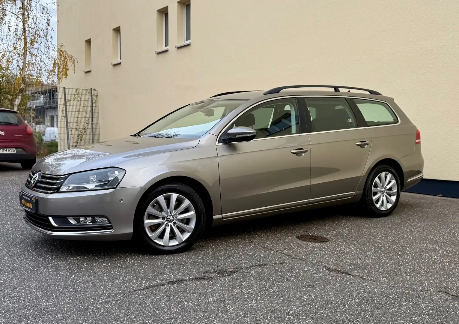 Volkswagen Passat Variant AUTOM. NAVI KLIMAAUM. 1.HAND Braun - 2