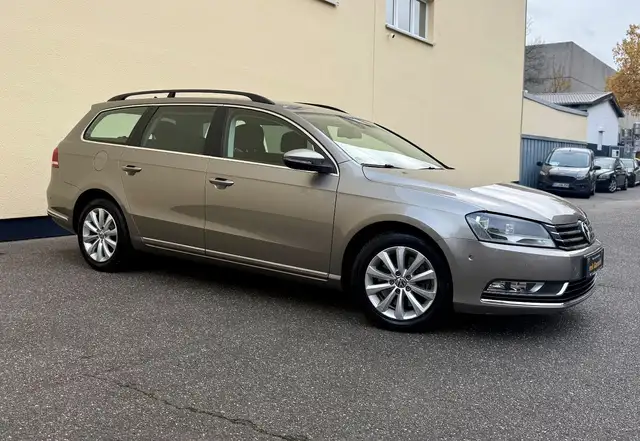 Volkswagen Passat Variant AUTOM. NAVI KLIMAAUM. 1.HAND