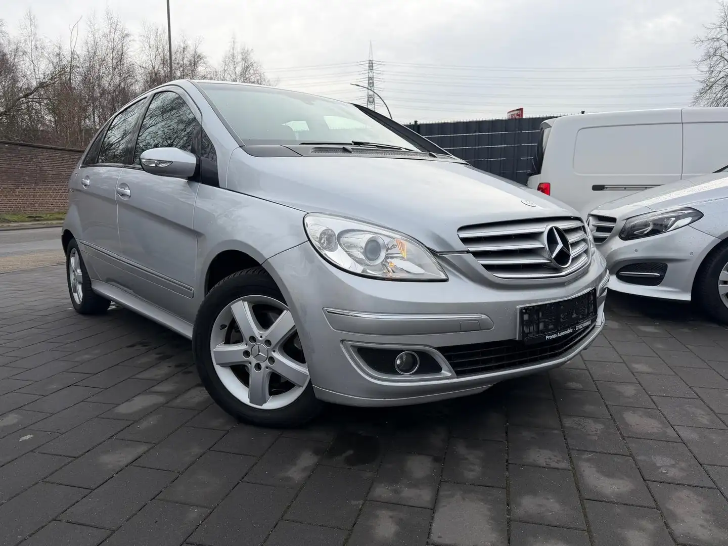Mercedes-Benz B 200 B-Klasse Diesel CDI AUTOMATIK Grau - 1