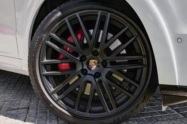 Porsche Cayenne view 2