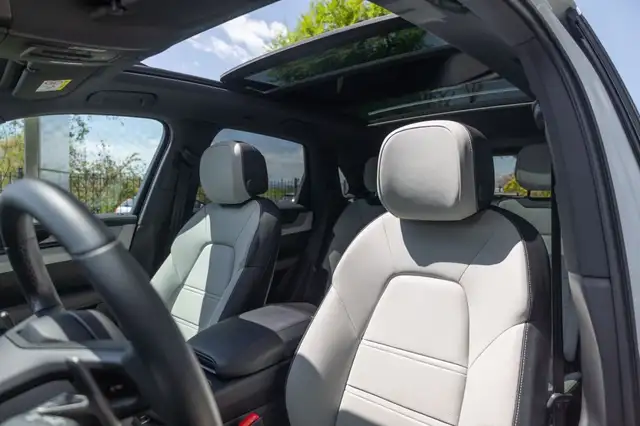Porsche Cayenne view 15