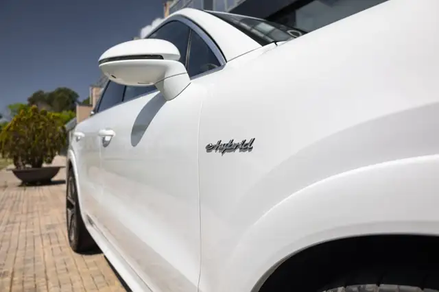Porsche Cayenne view 5
