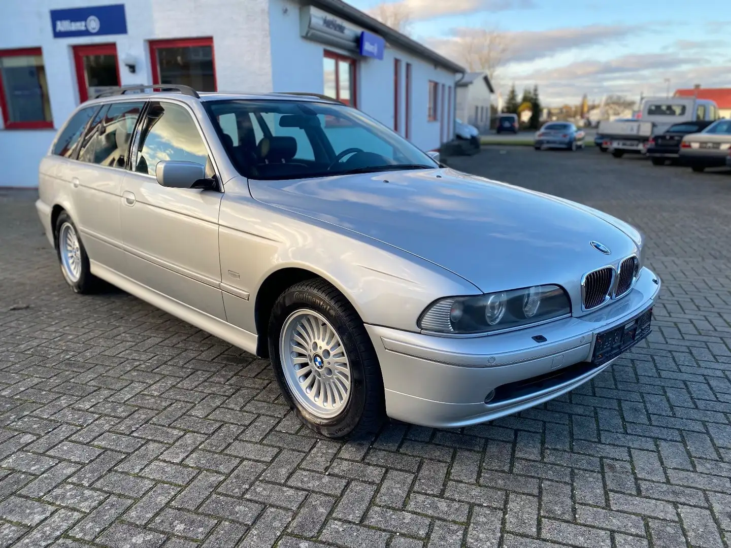 BMW 540 i A Touring E39 Leder Xenon Navi Klima Silber - 1