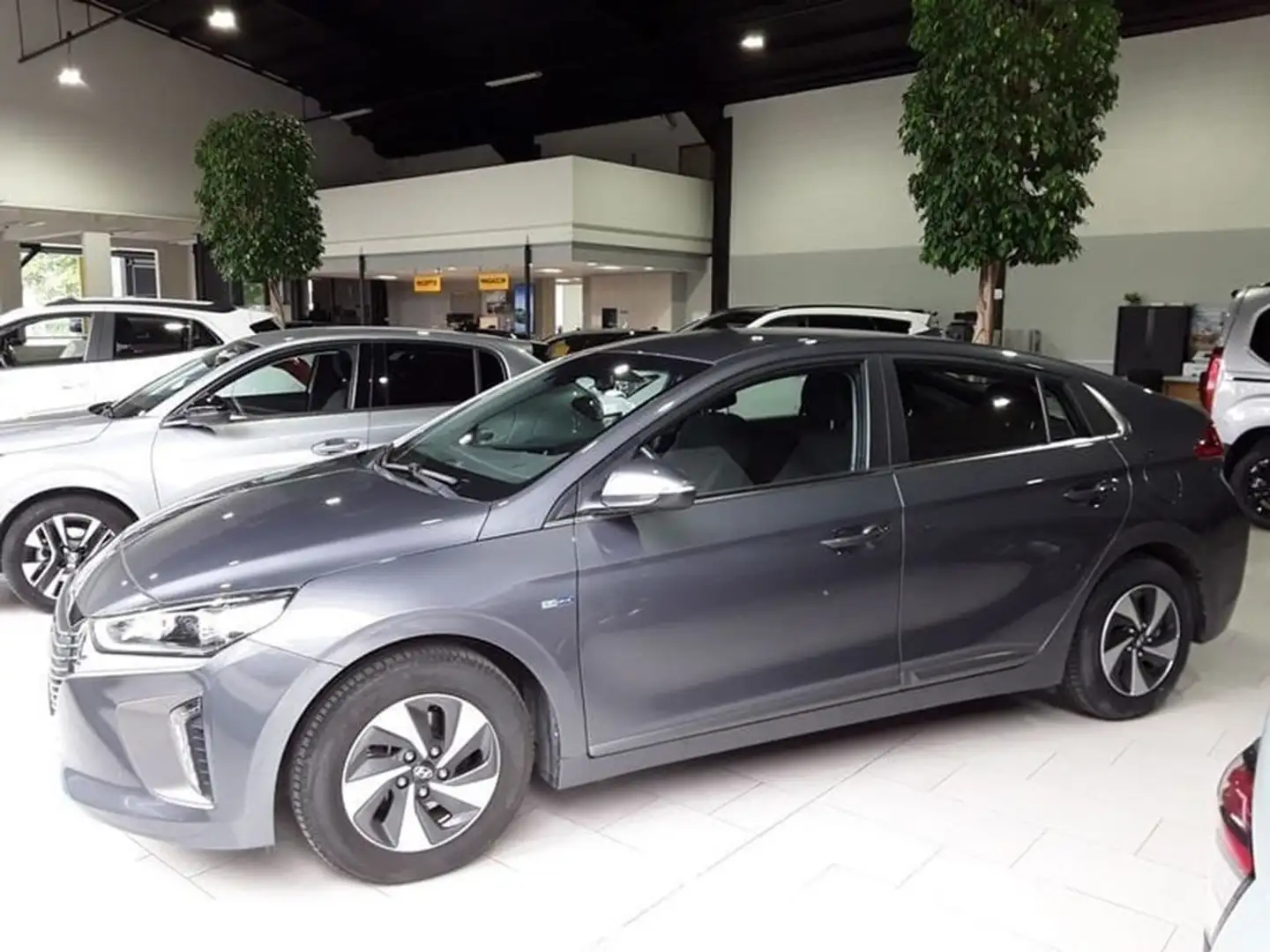 Hyundai IONIQ GDi ISG Premium DCT-6 Grau - 2