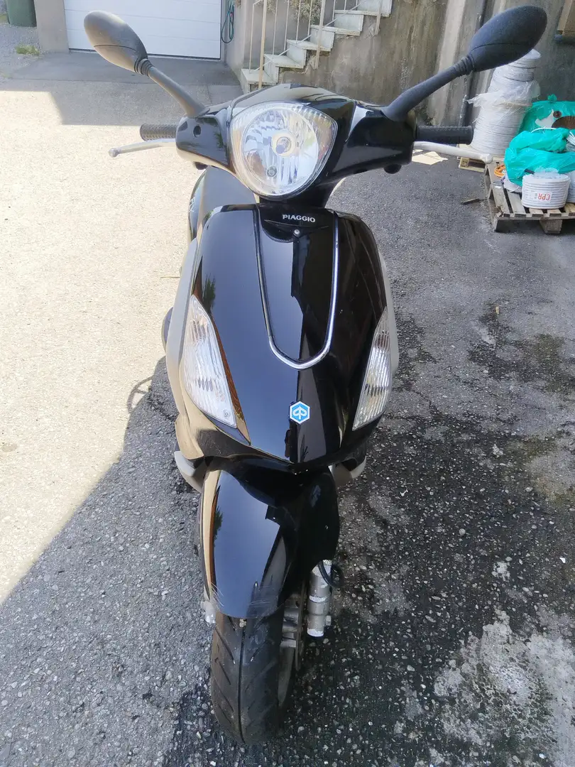 Piaggio Fly 50 T2 Schwarz - 1