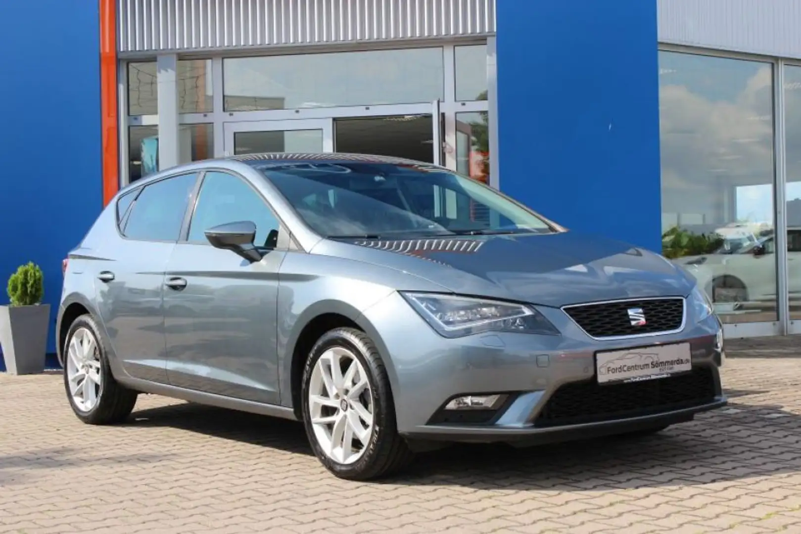 SEAT Leon 1.4 TSI Style Grau - 1