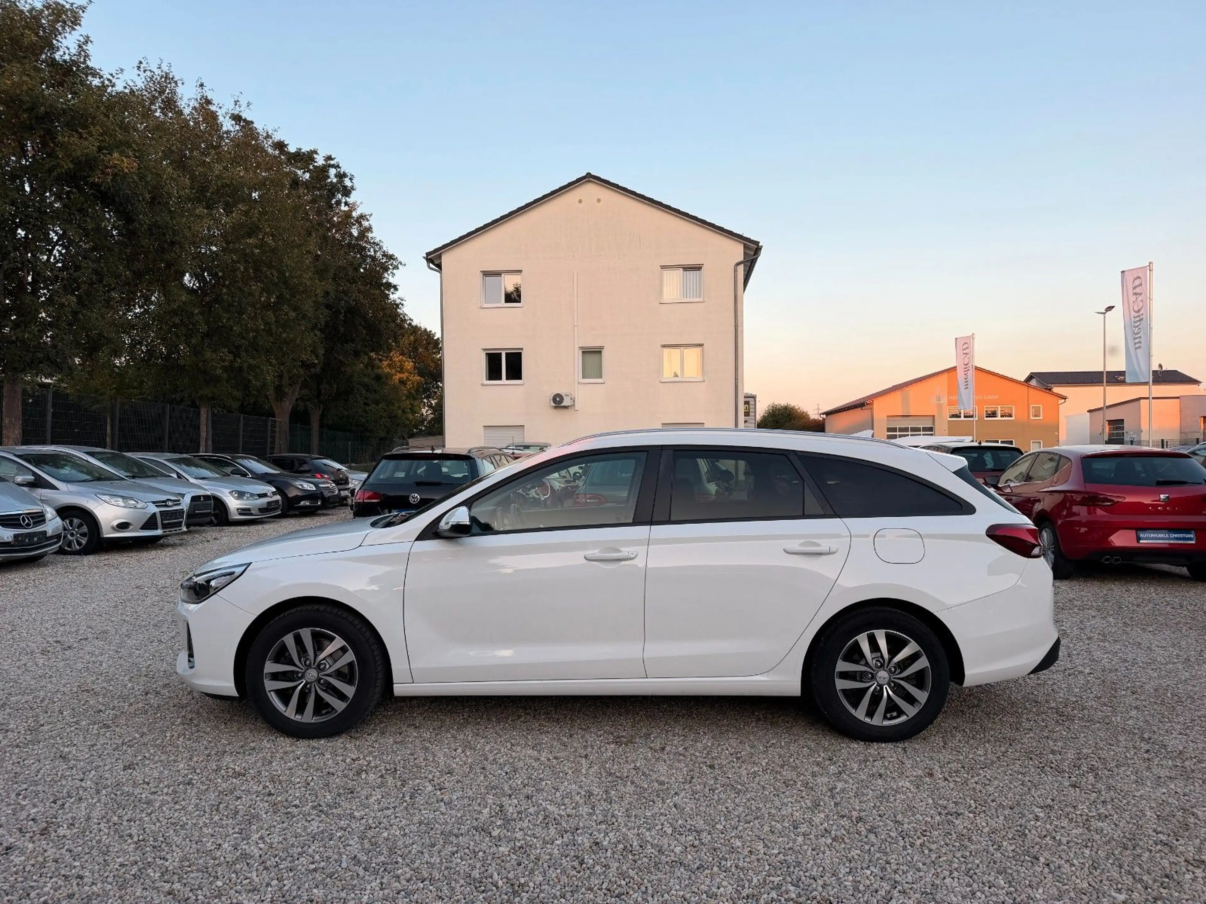Hyundai i30 cw Family + 1. Hand Navi Touchscreen AHK — photo 12