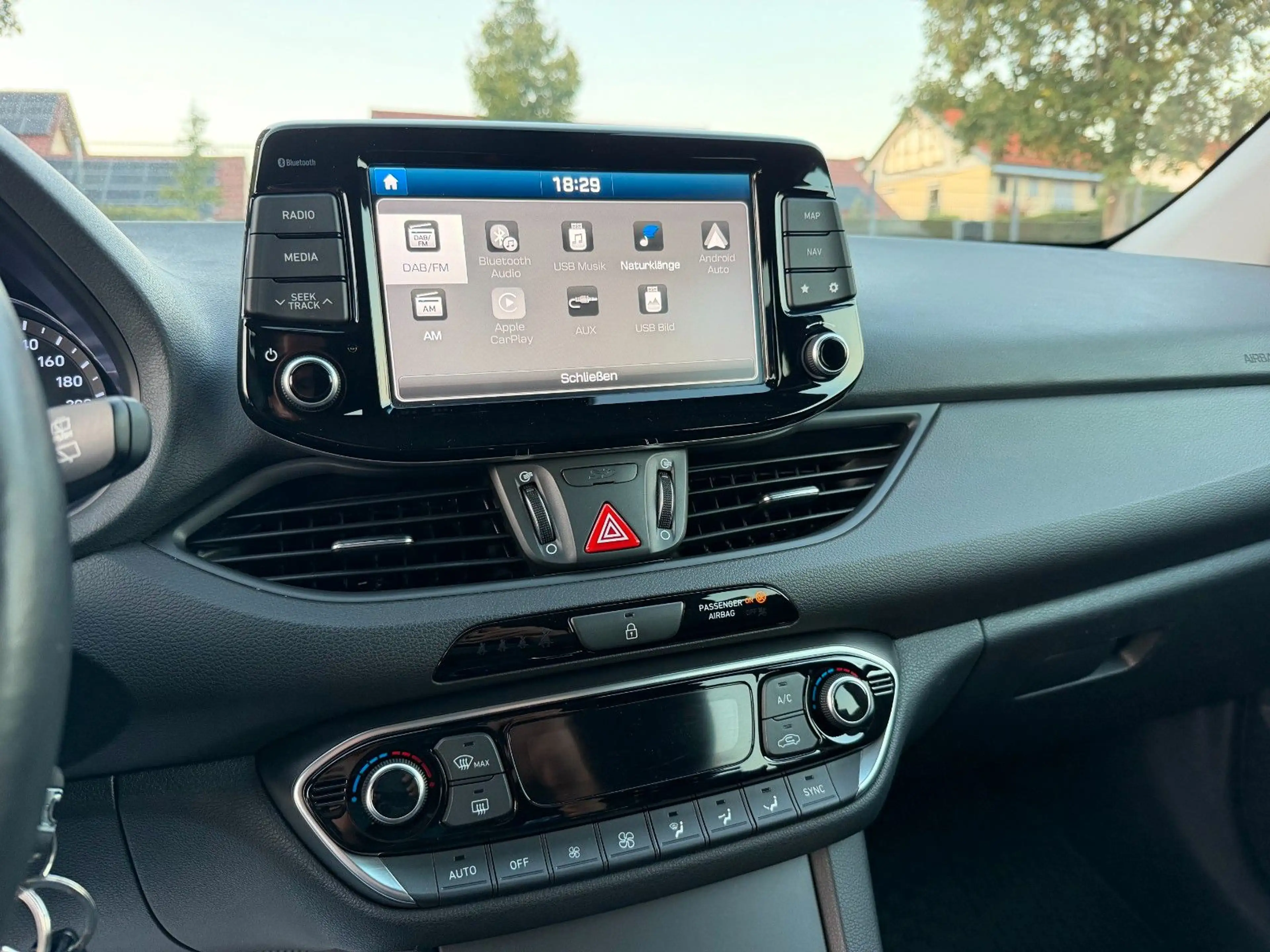 Hyundai i30 cw Family + 1. Hand Navi Touchscreen AHK — photo 27
