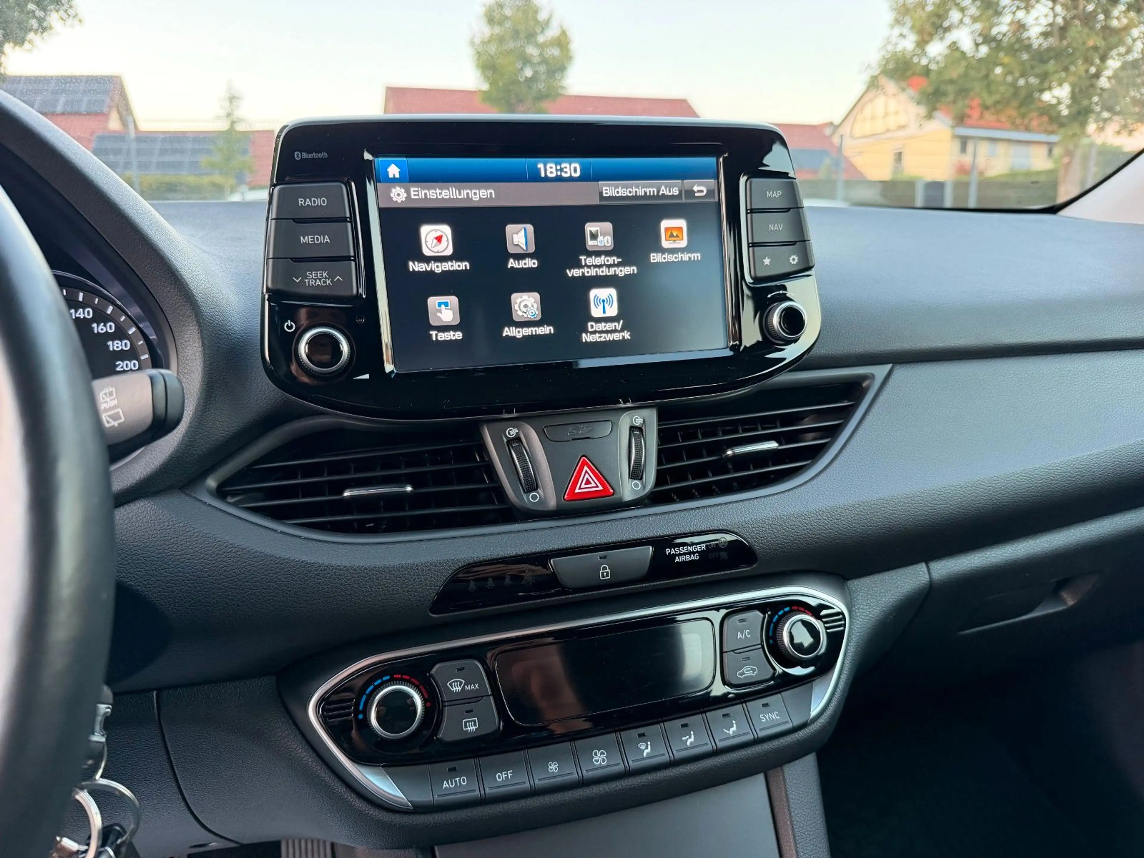 Hyundai i30 cw Family + 1. Hand Navi Touchscreen AHK — photo 29