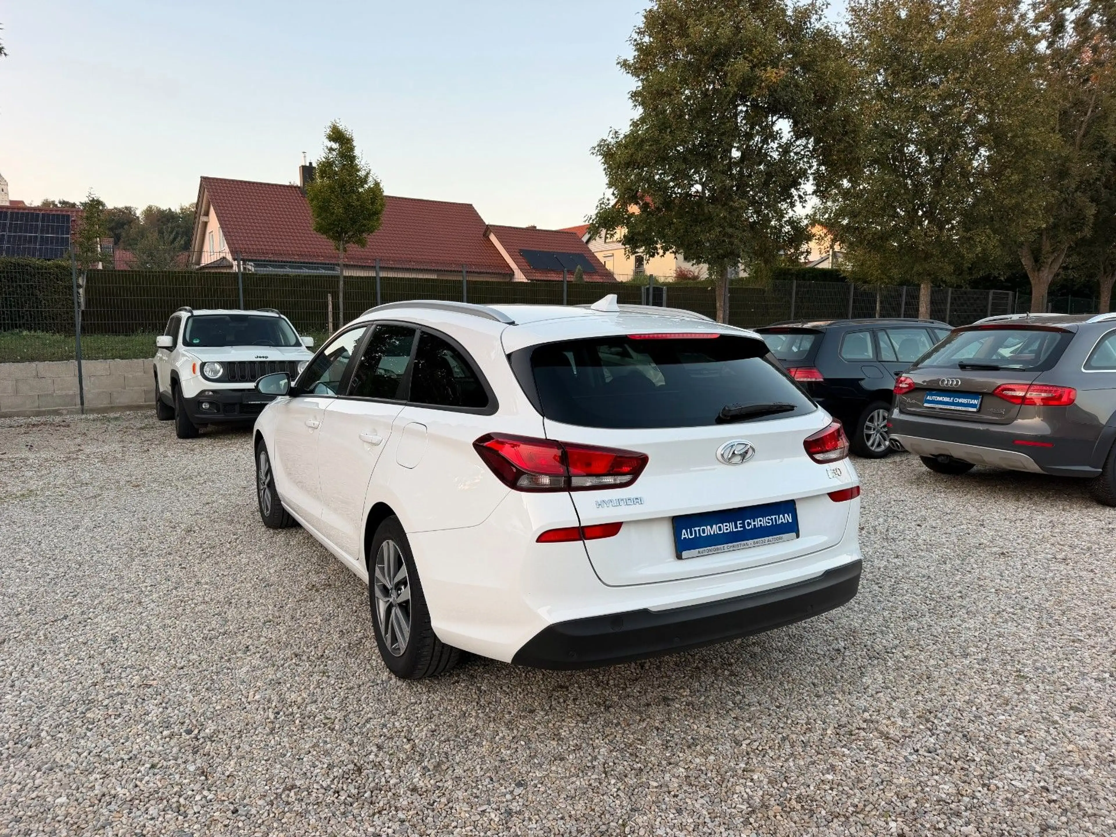 Hyundai i30 cw Family + 1. Hand Navi Touchscreen AHK — photo 11