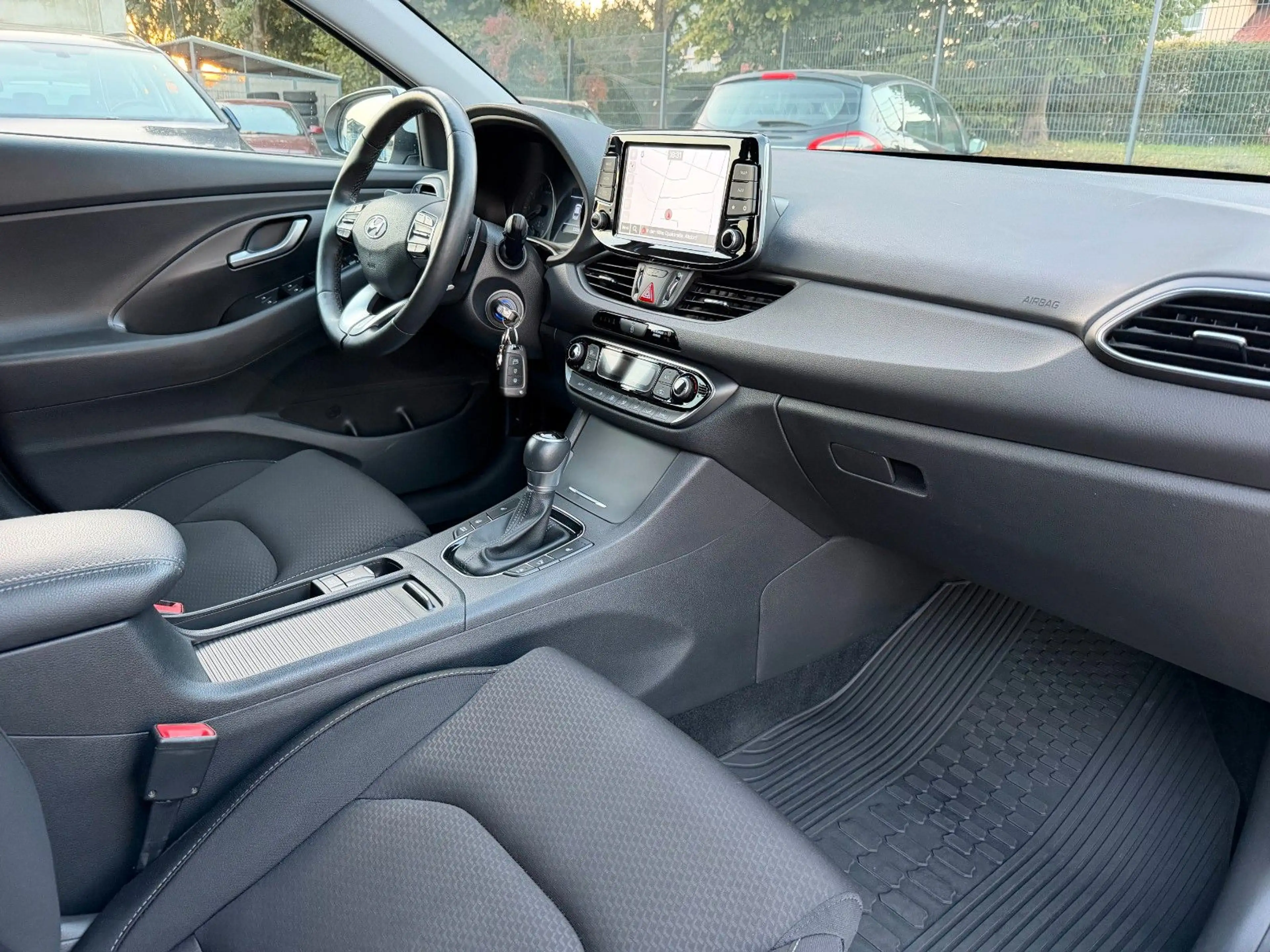 Hyundai i30 cw Family + 1. Hand Navi Touchscreen AHK — photo 32