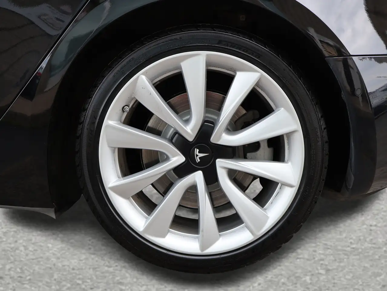 Tesla Model 3 fotografie Tesla Model 3