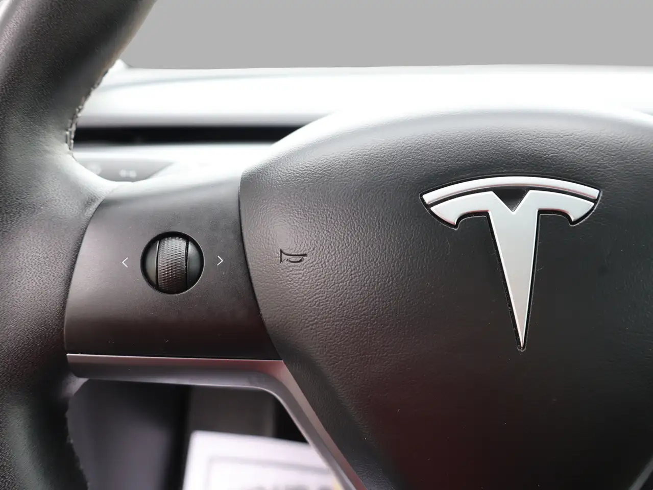 Tesla Model 3 fotografie Tesla Model 3