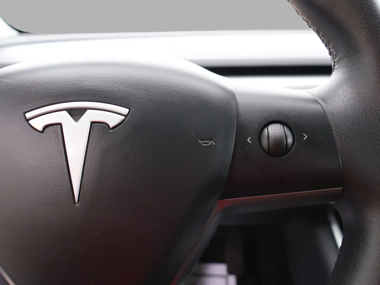Tesla Model 3 fotografie Tesla Model 3