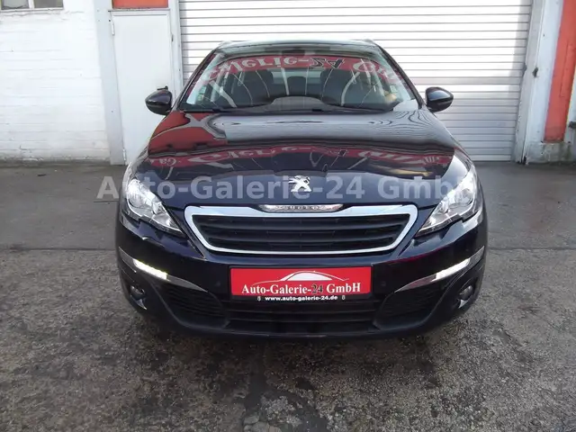 Peugeot 308 view 3