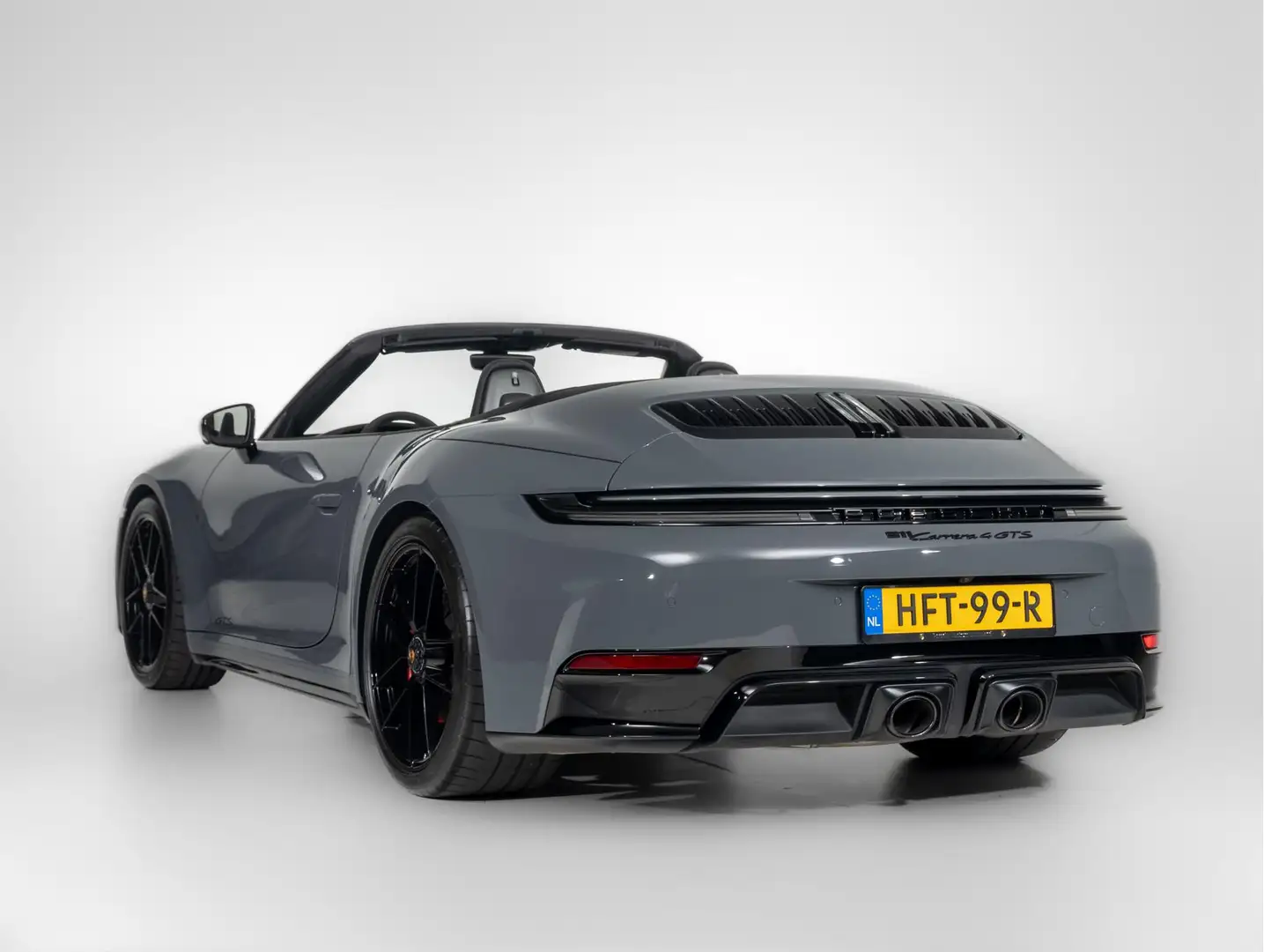 Porsche 992 Carrera 4 GTS Cabriolet Grau - 2