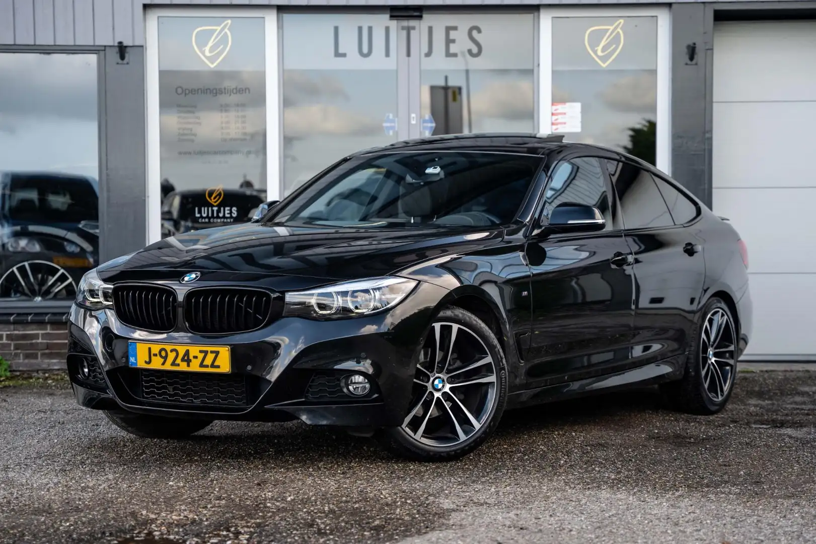 BMW 320 3-serie Gran Turismo 320i M-Sport I Panorama I H&K Schwarz - 1