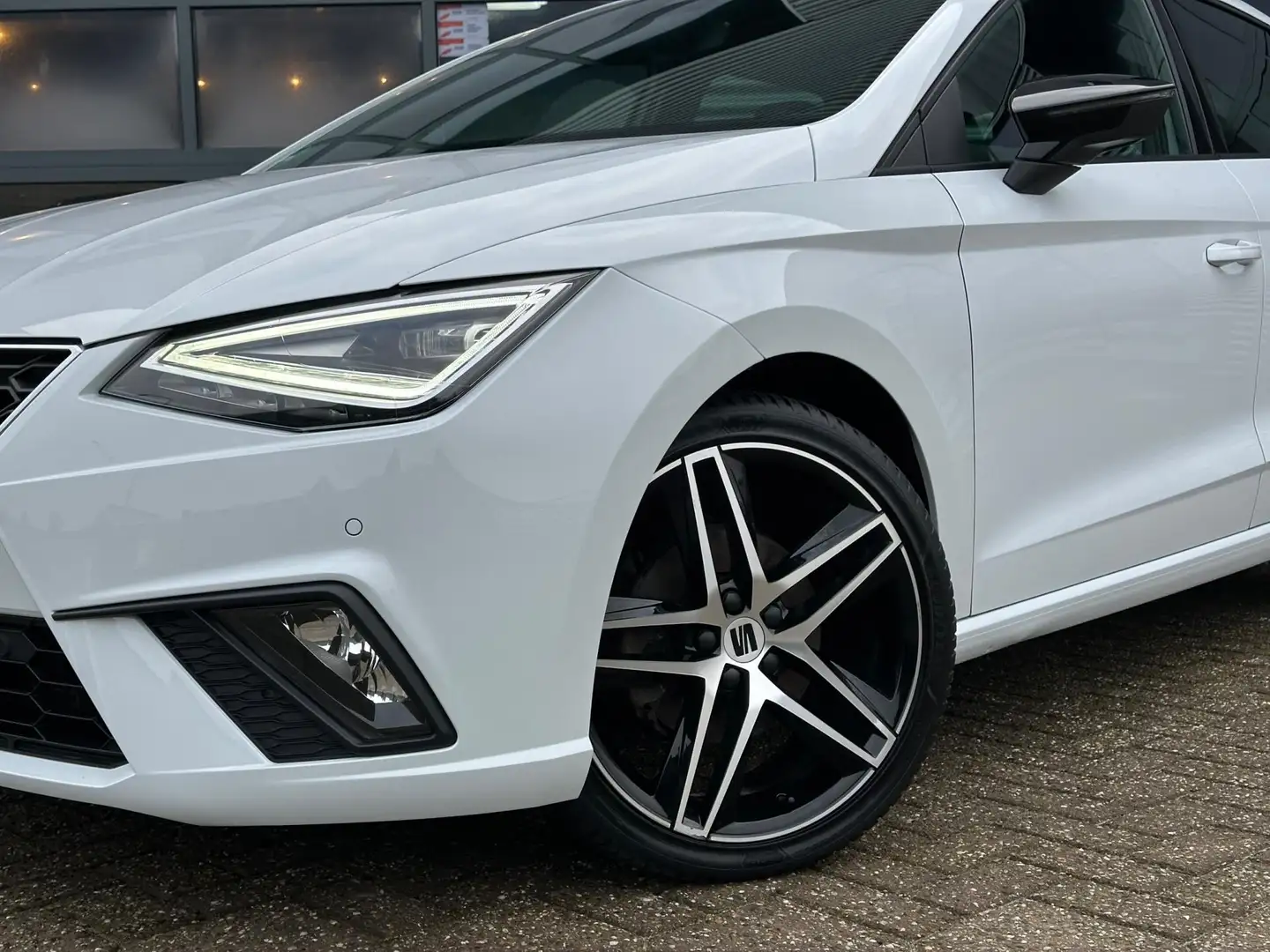 SEAT Ibiza 1.5 TSI FR Business Intense Plus | Ambiance lights Weiß - 2